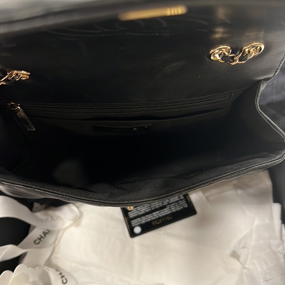 Authentic Chanel medium flapbag - like new with all accessories! - Picture 9 of 13